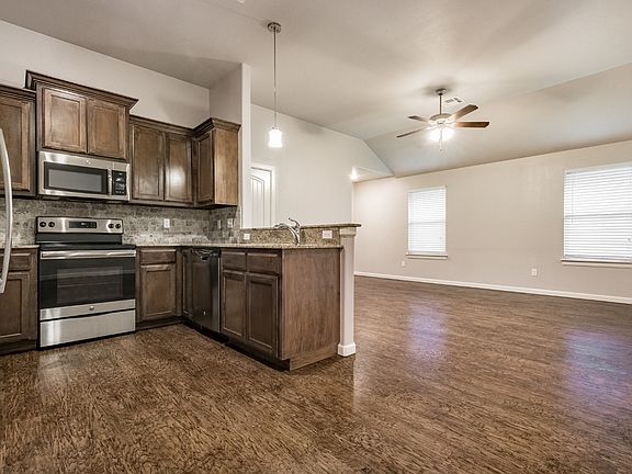5th image of 4321 Edinburg Way