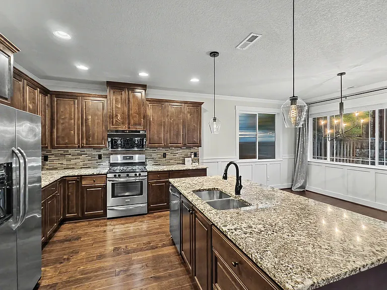 7615 Applegate Dr — Photo 7