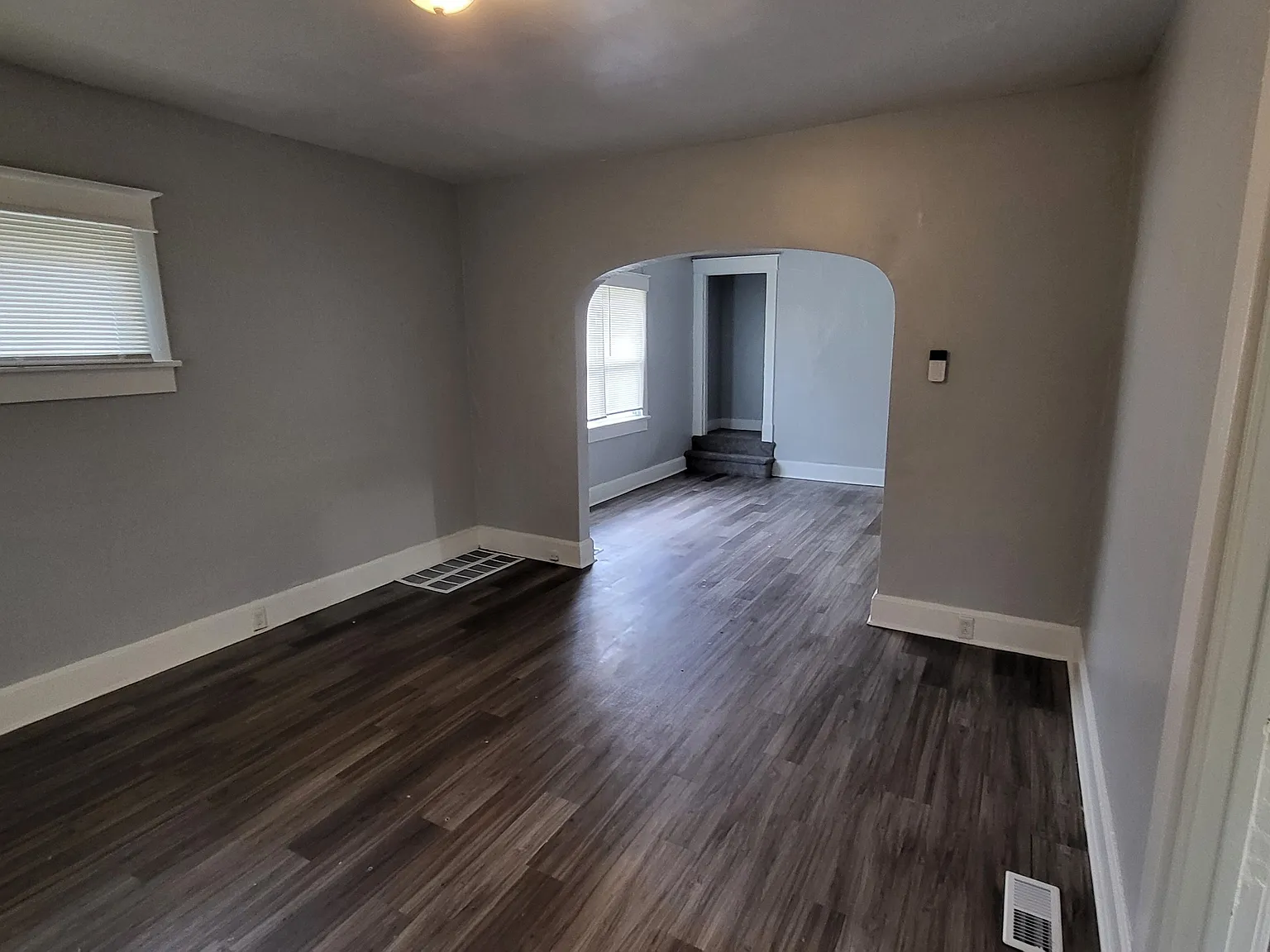 3 bed, 1.0 bath, 1200 sqft, $1,125 — Photo 3