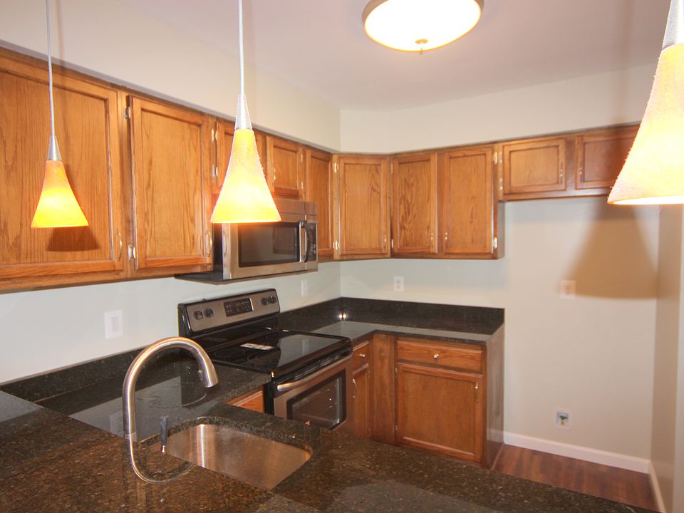 Kitchen w/Granite