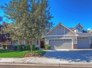1944 N Homsy Ave, Clovis, CA 93619