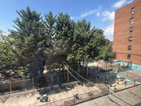 1360 Ocean Parkway image 4 of 18