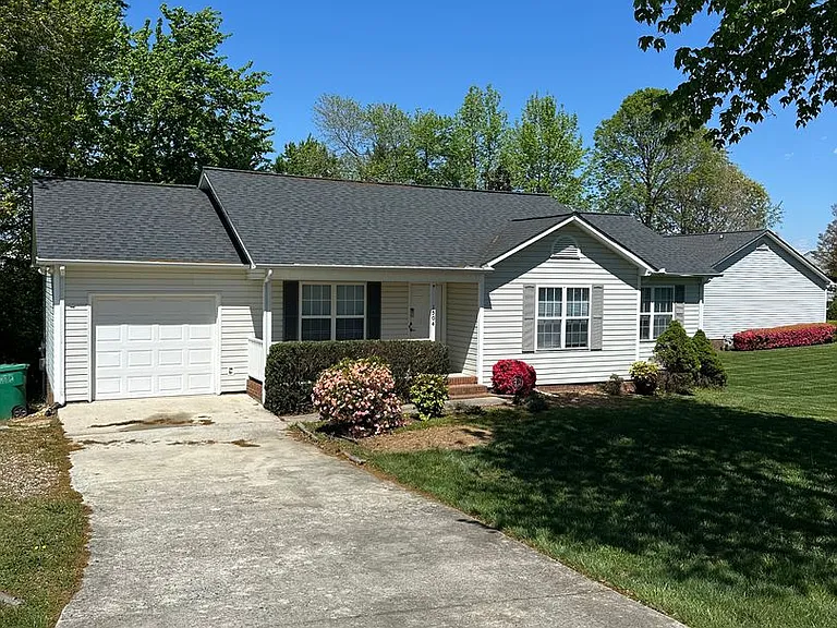 1504 Manora Ct — Photo 11