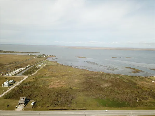 1743 Highway 87, Gilchrist, TX 77617