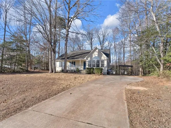 2403 Regency Dr, Randleman, NC 27317