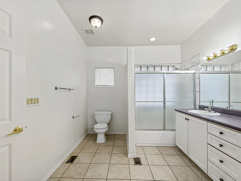 1317 N Howard Blvd — Photo 17