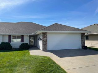 904 Janet Ln, Norfolk, NE 68701