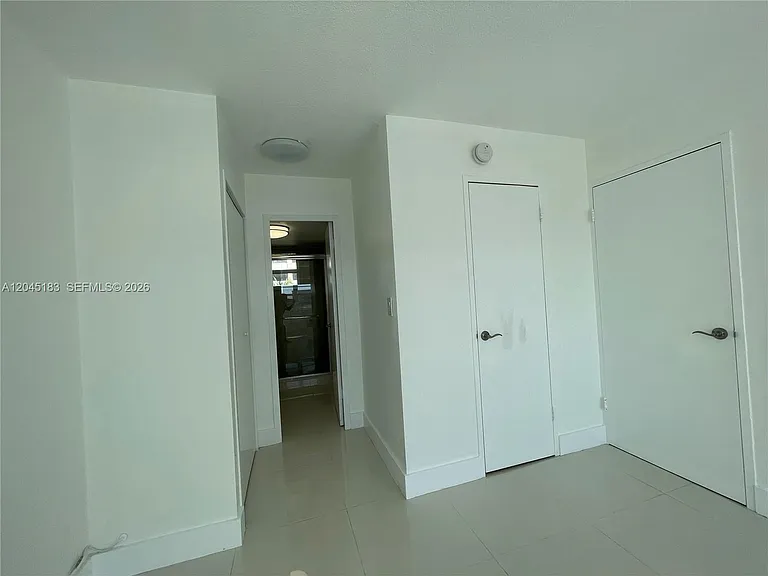 220 Kings Point Dr #502 — Photo 9