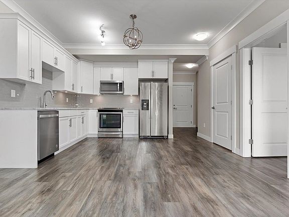 4th image of 45761 Stevenson Rd #102