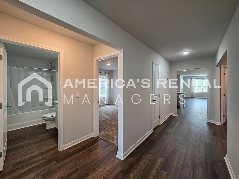 1508 Heritage Cir SE — Photo 6