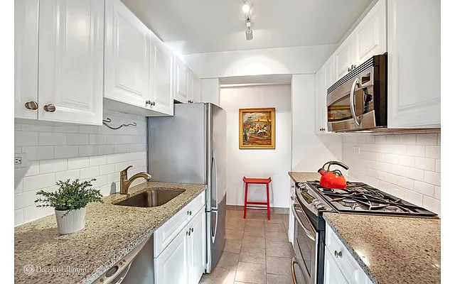 Rented by Douglas Elliman | media 12