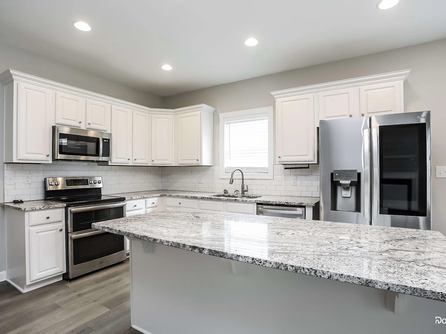 3 bed, 2.5 bath, 1844 sqft, $2,060 — Photo 4