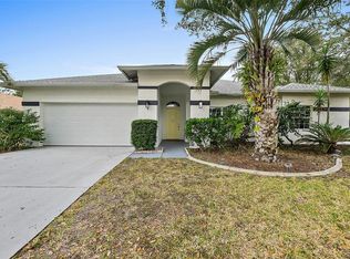 2 Saw Mill Ct, Palm Coast, FL 32164