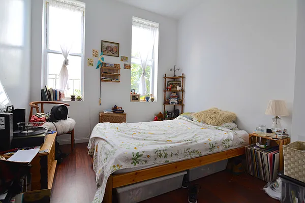 Rented by Hagstrom Management Inc | media 6