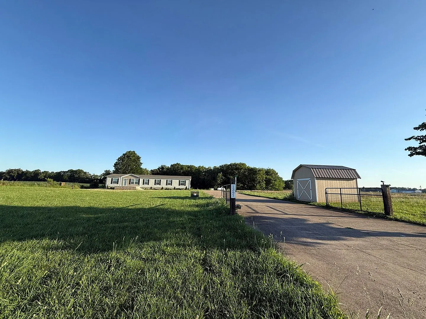 1397 Watts Rd Trenton, KY — Photo 1