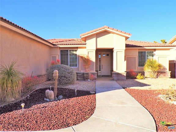 2nd image of 65060 N Cliff Cir