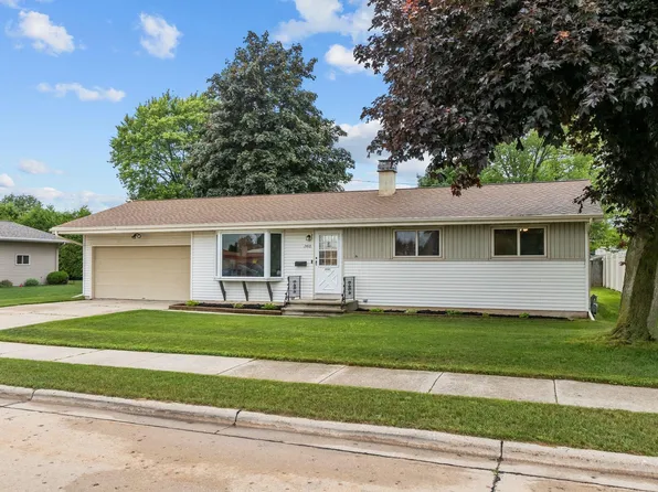 2410 36th St, Two Rivers, WI 54241