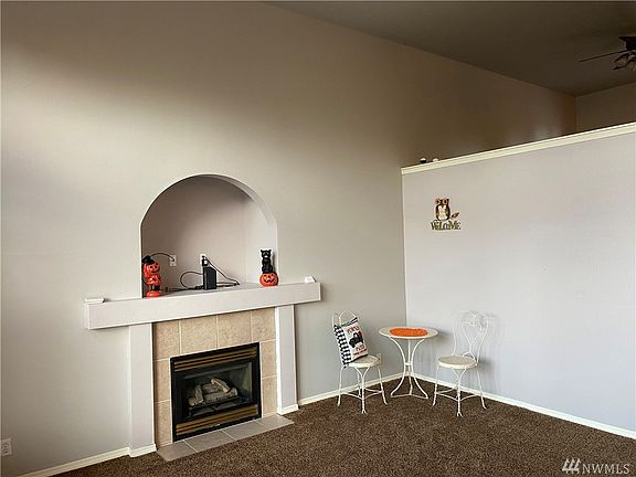 2nd image of 8306 205th St E