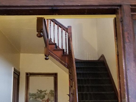 4th image of 601 W Midland St APT 4