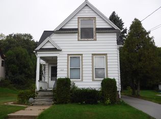 1414 S 12th St, Manitowoc, WI 54220