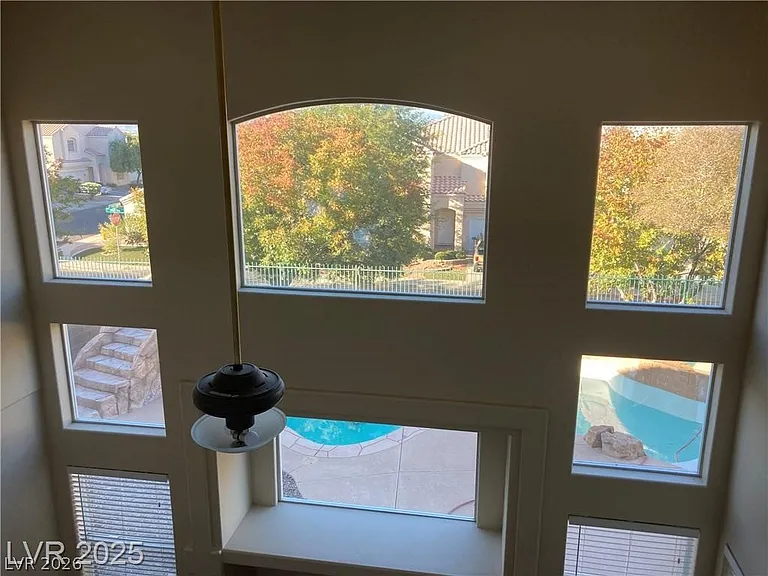 3120 Whispering Canyon Ct — Photo 34