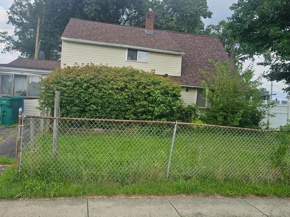 139 Ivy Hill Rd, Levittown, PA 19057