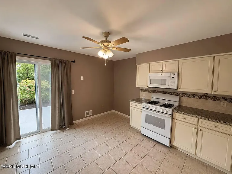 1156 Sawmill Rd #127 — Photo 10