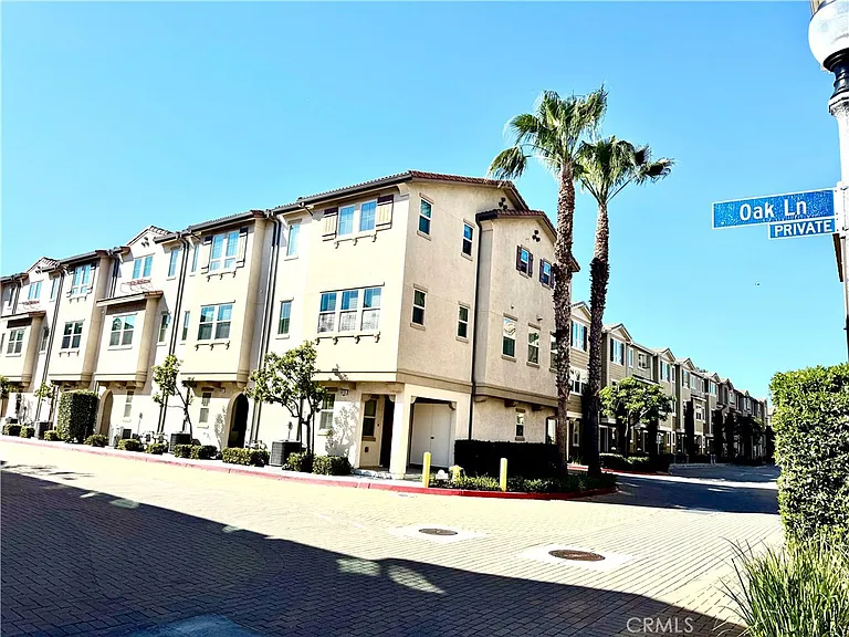 14121 W Oak Ln — Photo 3