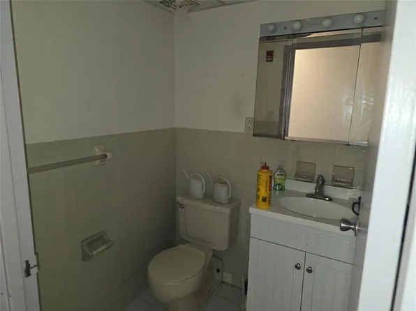 92-29 Queens Boulevard image 10 of 17