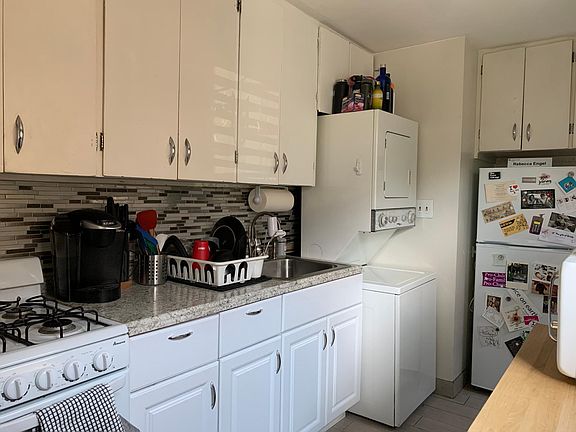 2nd image of 1308 S Pearl St #3