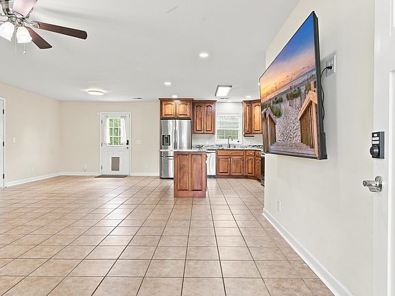4th image of 1617 Pine Level Dr.