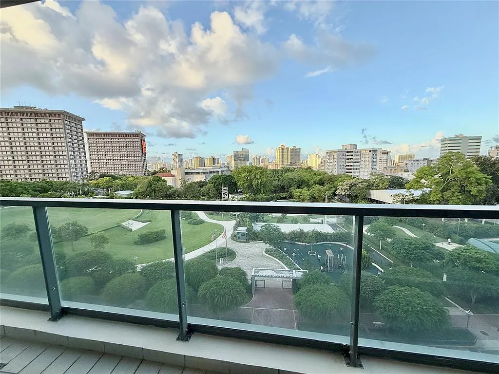 3 bed, 3.0 bath, 2146 sqft, $8,975 — Photo 3