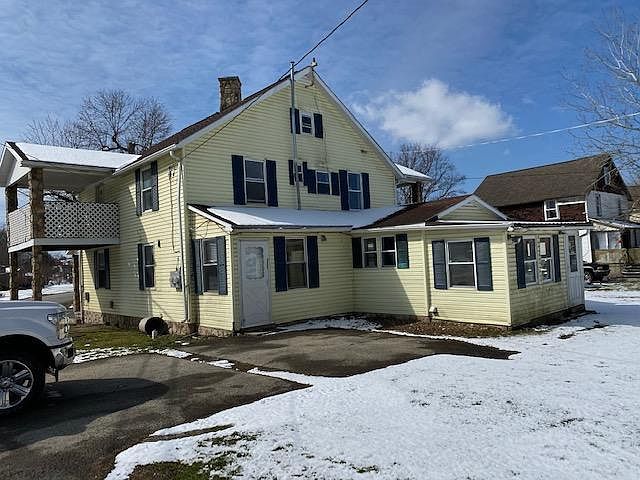 2nd image of 103 Boyd St