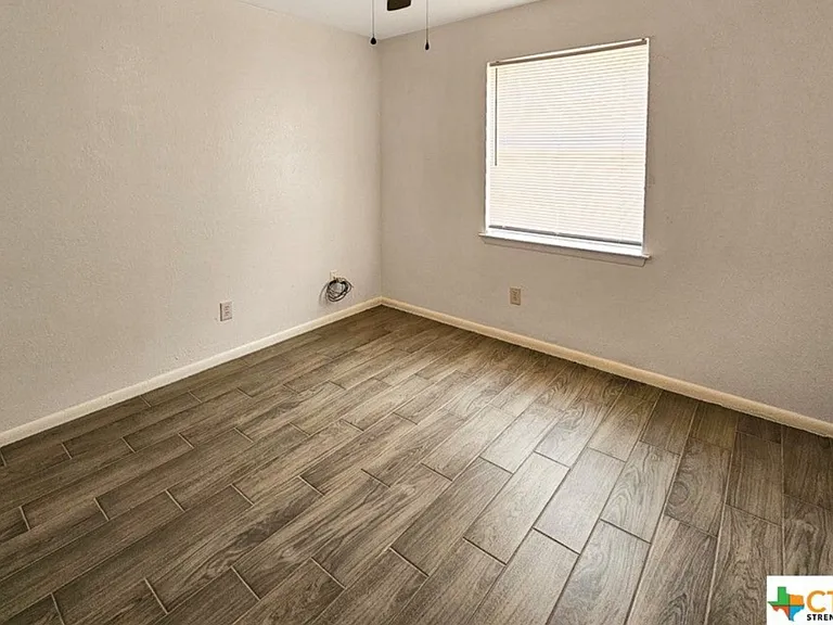 2312 Daisy Dr — Photo 7
