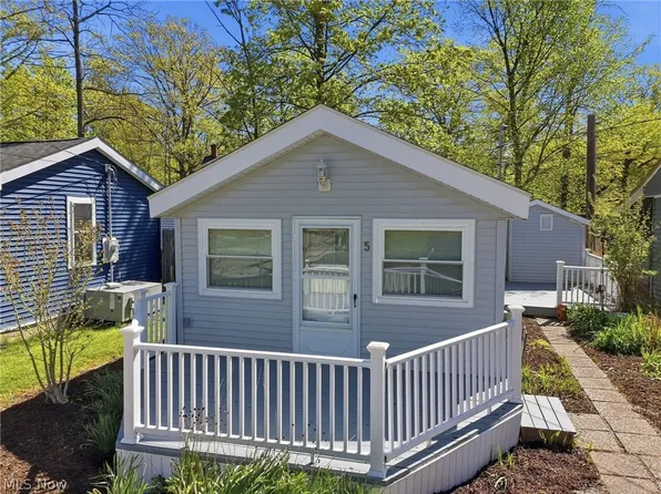 5825 Lake Rd, Ashtabula, OH 44004