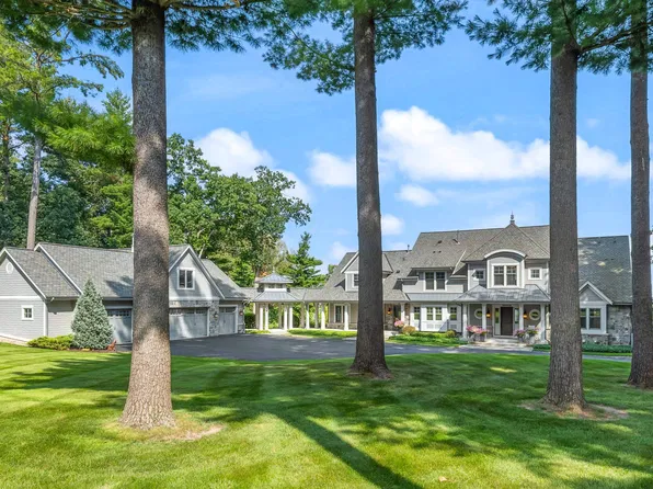 N5418 Shore Dr, Green Lake, WI 54941