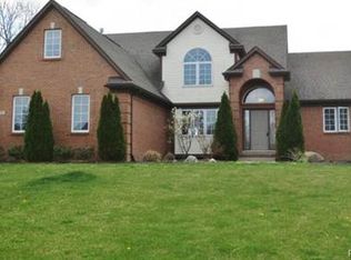 8754 Giovanni Ct, Howell, MI 48855