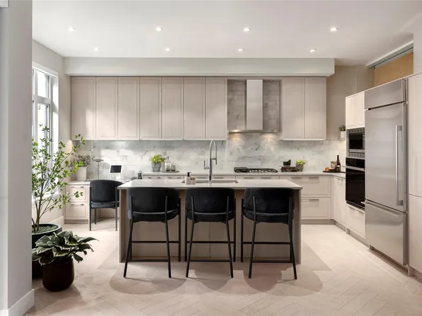 427 Lampson St #210, Esquimalt, BC V9A 5Y6