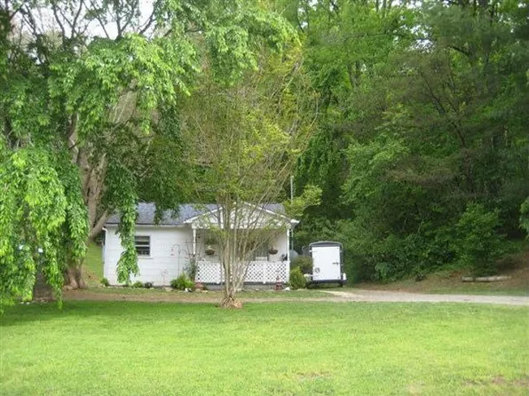 2346 Collettsville Rd, Lenoir, NC 28645