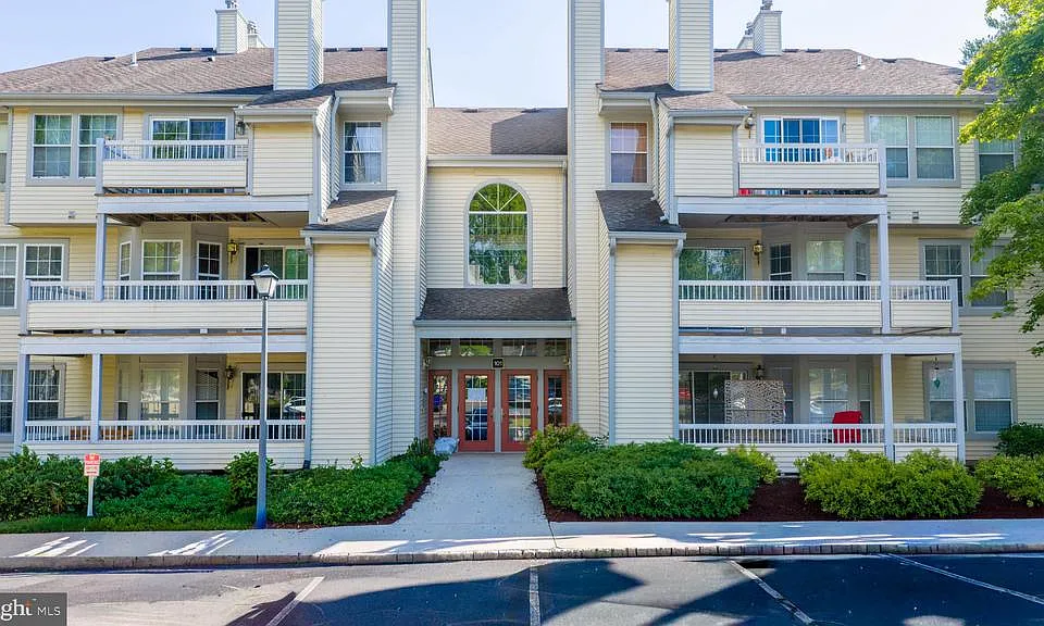 101 Lassen Ct #4