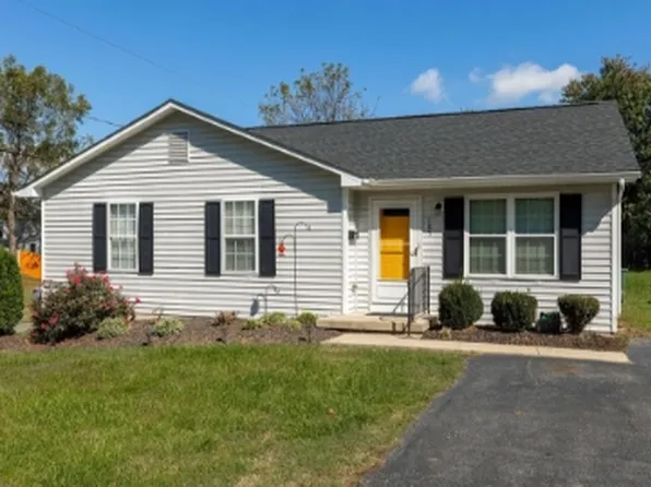 105 Hemlock St, Waynesboro, VA 22980