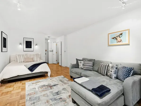 301 East 22nd Street image 1 of 4