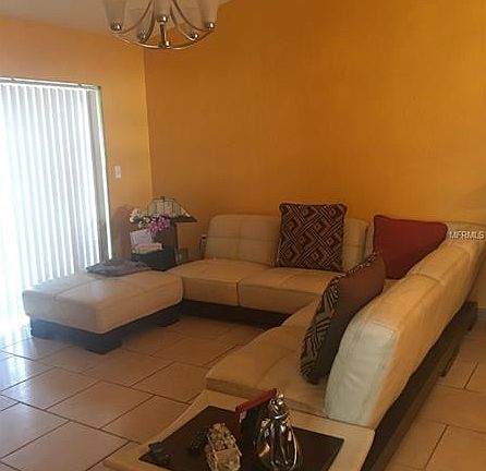 4th image of 310 Arlington Cir