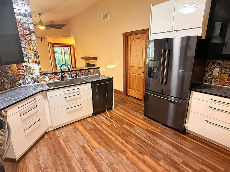 10513 Archdale Dr — Photo 10