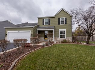 1080 Country Glen Ln, Carol Stream, IL 60188