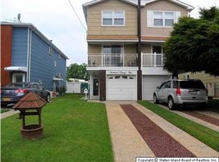 1925 N Railroad Ave, Staten Island, NY 10306