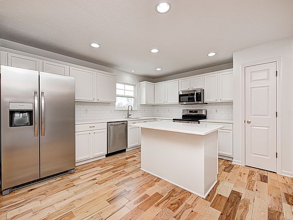 4th image of 10767 Red Pine Dr