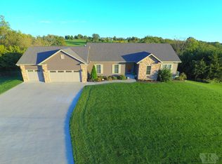 111 NW Cedar Rdg, Leon, IA 50144