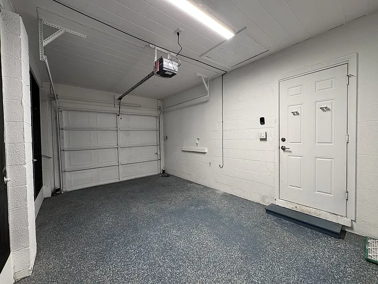 2302 Hyde Park St — Photo 12