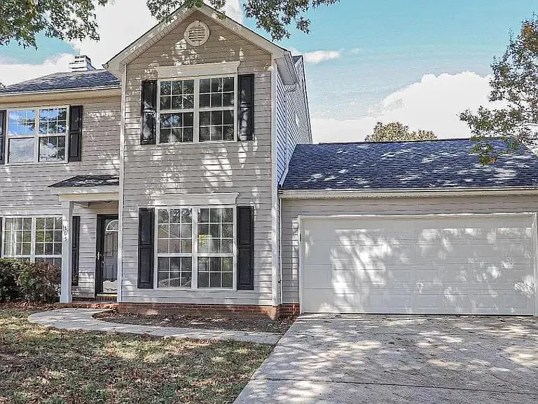 105 Fairview Lake Way — Photo 1